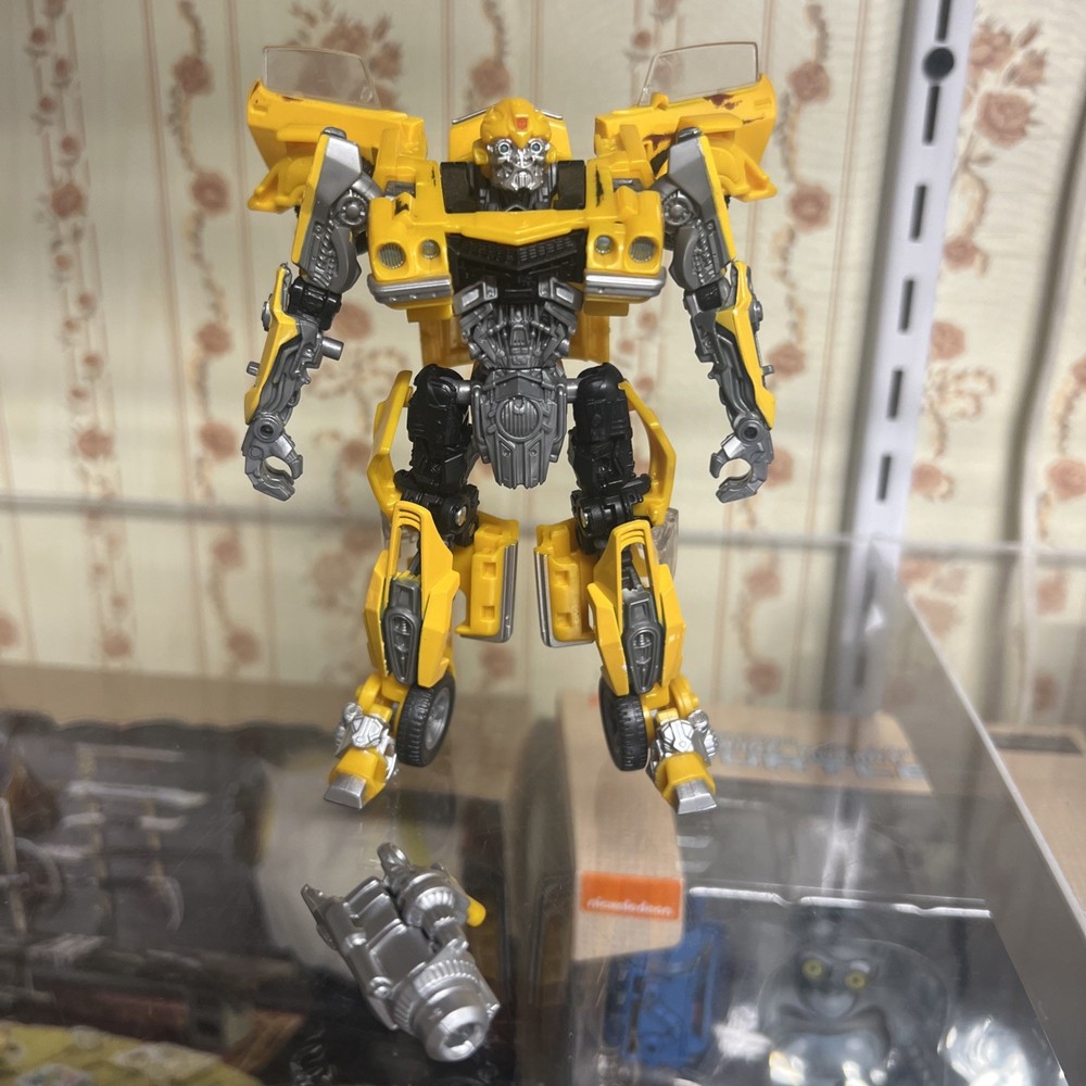 Transformers Studio Series 27 Clunker Bumblebee complete Movie Figure Ss-27