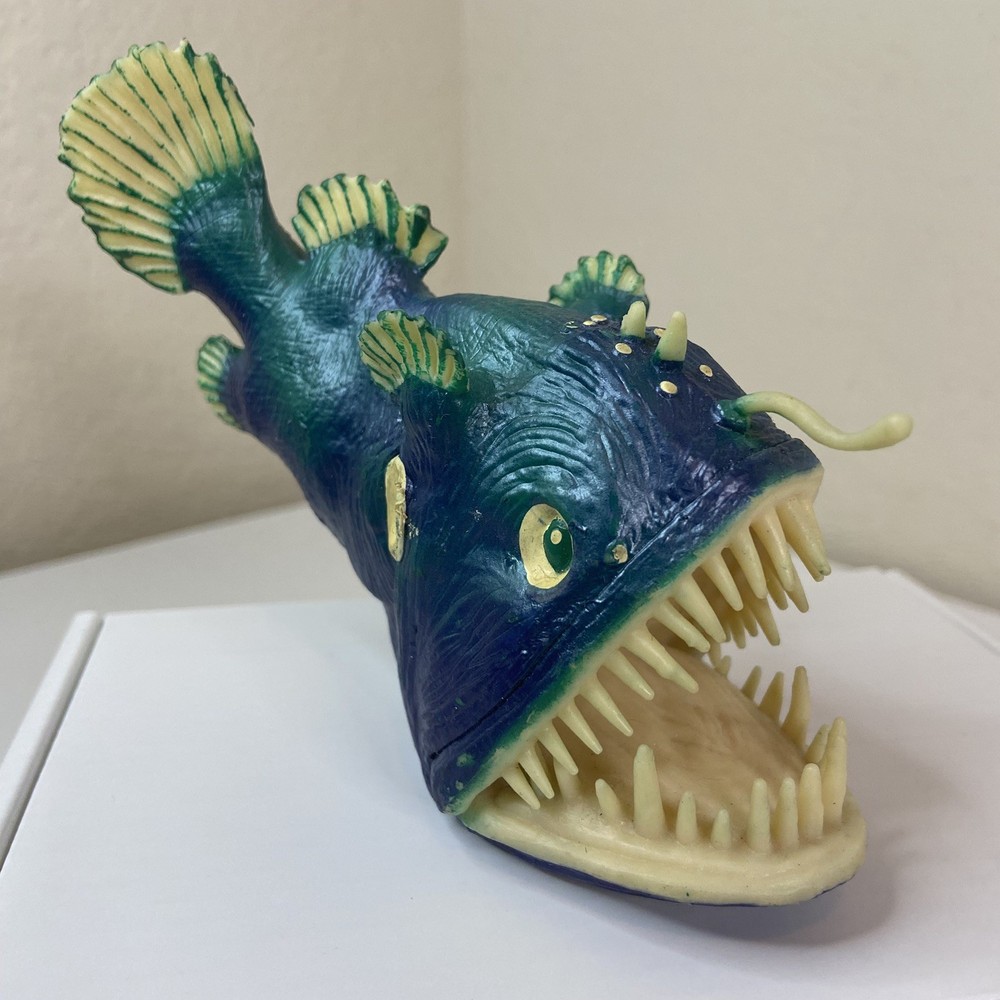 Vintage 1997 AnglerFish Creatures Of The Deep By Safari Ltd 5” Figure Blue Green