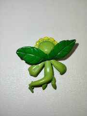 Digimon Sunflowmon Lalamon savers 1.5″ Bandai In hand