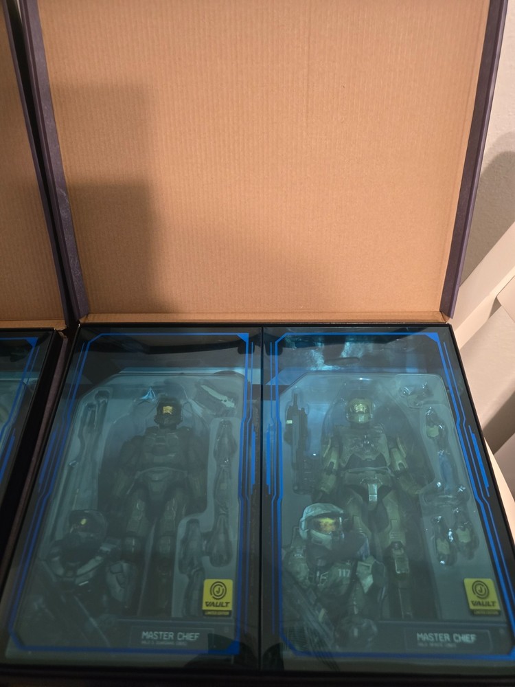 jazwares vault master chief complete set