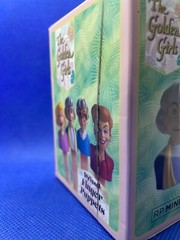 The Golden Girls Finger Puppets Vinyl Figures w/mini Book! New! (Has Box Damage)