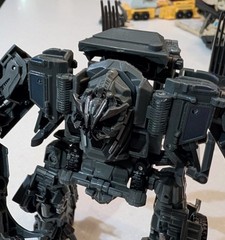 Transformers Buzzworthy Studio Series Bonecrusher complete Voyager N.e.s.t.