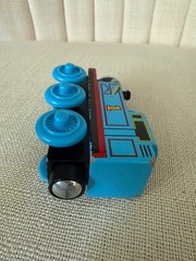 Thomas & Friends THOMAS & THE STINKY FISH wooden train engine car Y4102 magnetic