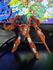 Transformers Kingdom War For Cybertron Golden Disk Collection MUTANT TIGATRON