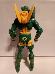 DC Universe Classics NEW GODS – MANTIS (WAVE 9) – ACTION FIGURE