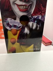 Mezco Toyz IT Talking Pennywise 1990 15 in Figure Brand New Box Damage