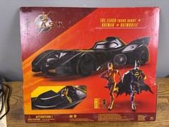 2022 Spin Master DC The Flash + Batman Batmobile Figure PlaySet Young Barry
