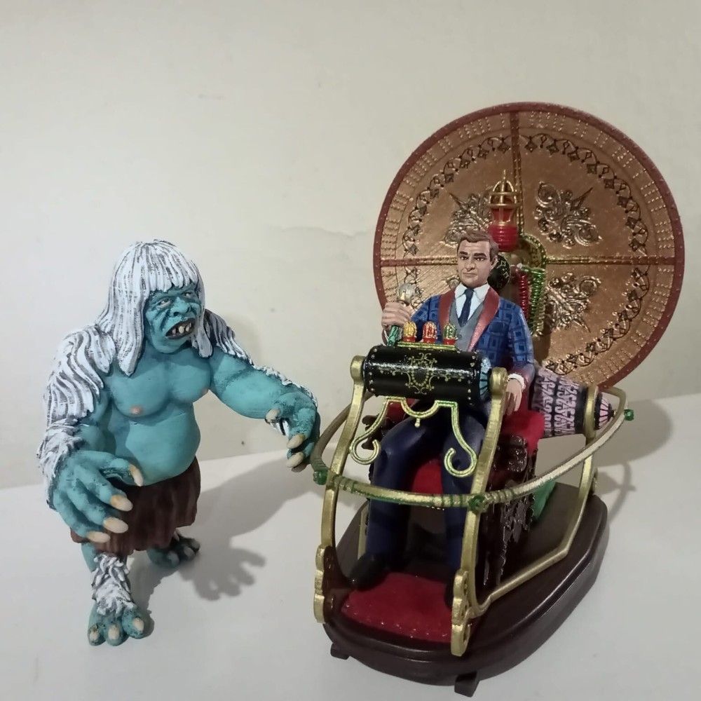 H.G. Wells’ The Time Machine + Morlock + George 1/18 scale deluxe model