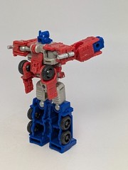 Transformers Optimus Prime Complete Kingdom Core Class WFC Robot