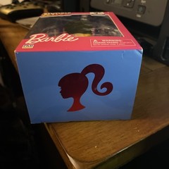 STUMBLE GUYS LEGENDARY BARBIE LIMITED EDITION BOXED 4″ FAN GUY