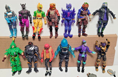 FORTNITE EPIC GAMES ACTION FIGURE LOT WITH WEAPONS & ACCESSORIES