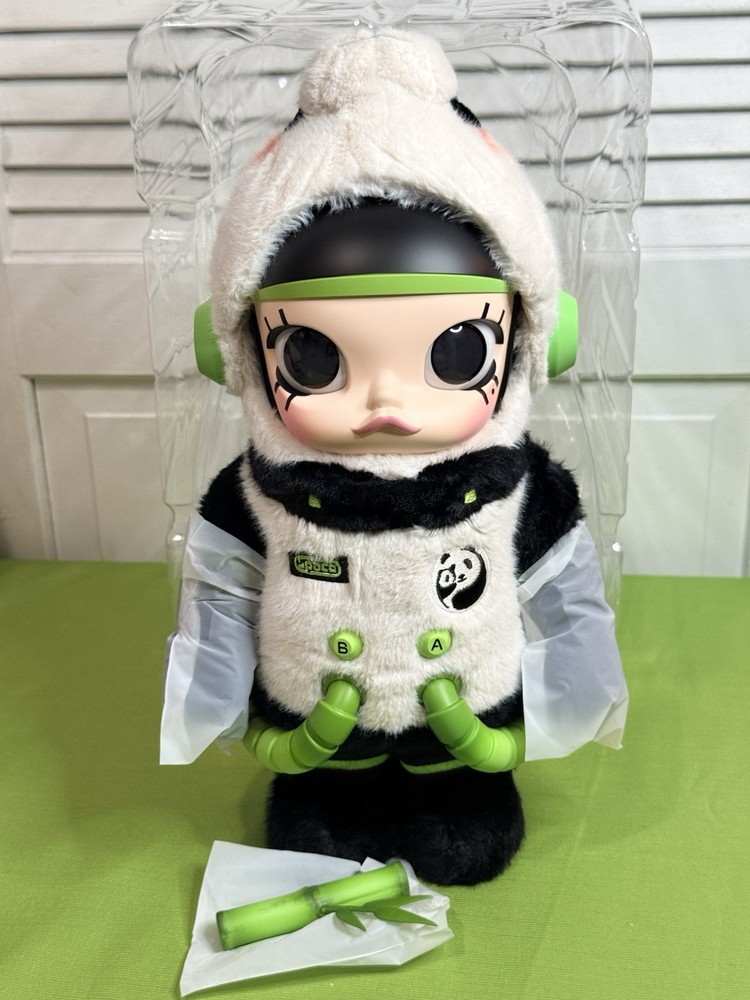 POPMART MEGA SPACE MOLLY 400% PANDA Limited Edition Collectible Figure