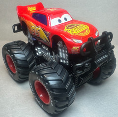 Disney Pixar Cars Deluxe Monster Truck Lightning McQueen Offroad Diecast 1:55 FC