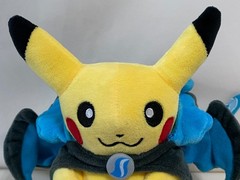 Pokemon 2018 – Mega Charizard X Cape Pikachu Plush A15