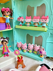 Gabby’s Dollhouse Purrfect Playset 2FT Tall Figures Cats Accessories Works