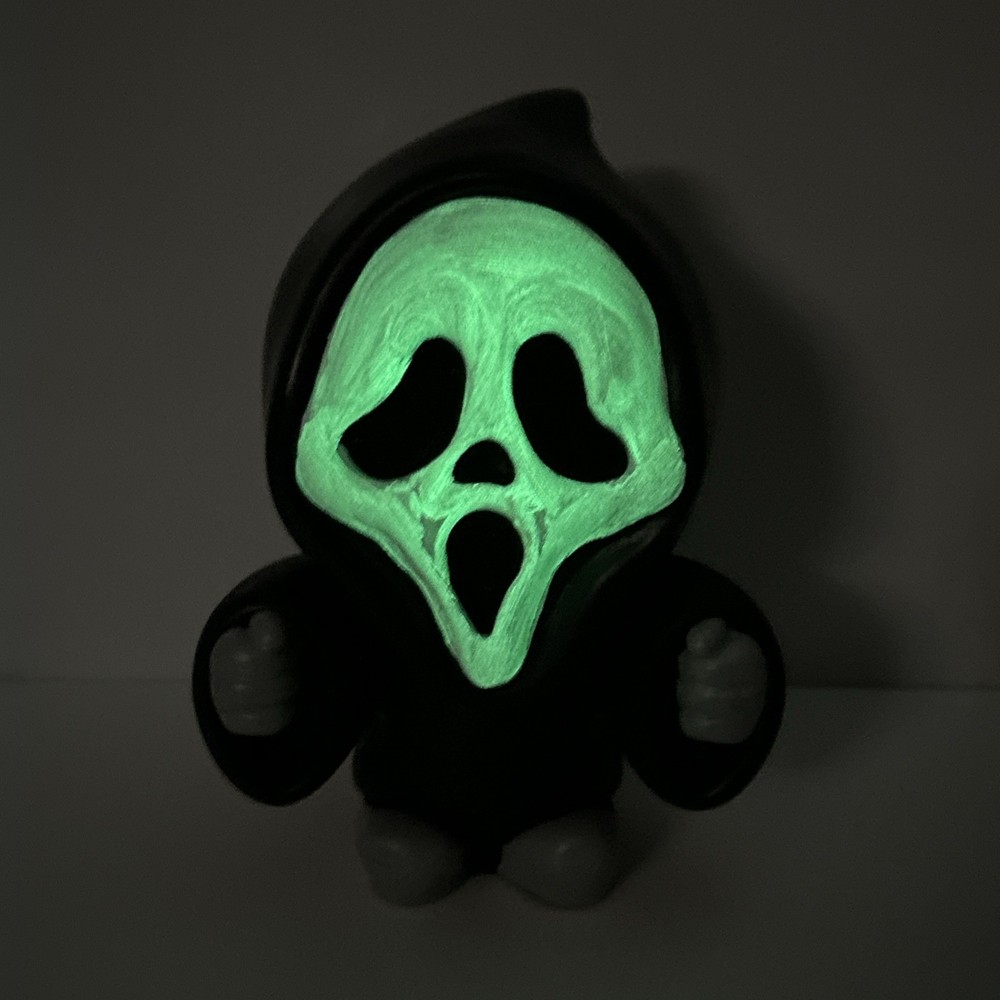 GhostFace Scream 6.3 inch Glow in The Dark Figure with Instructions