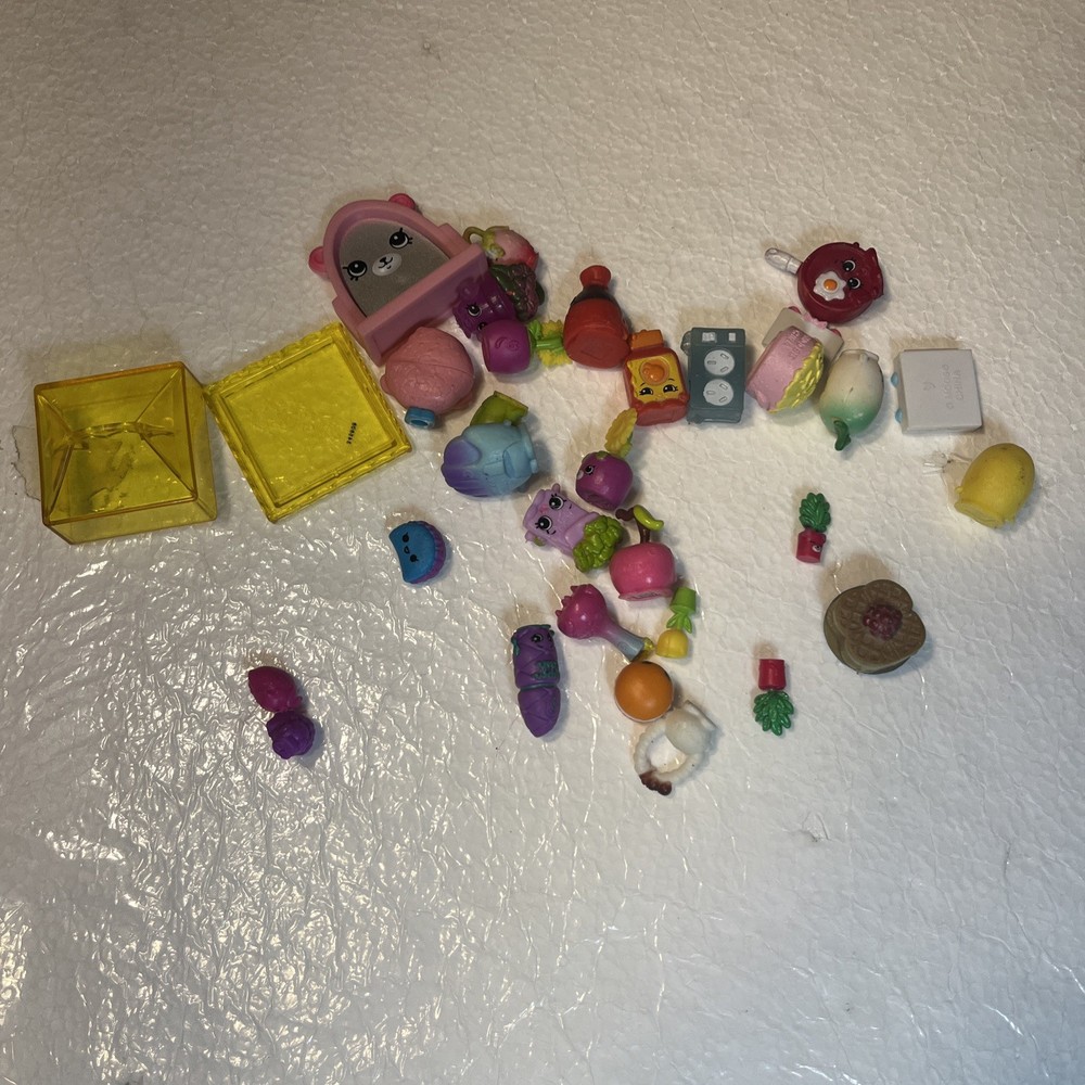 Mini Shopkins lot of 30 mini figures mixed series plus accessories