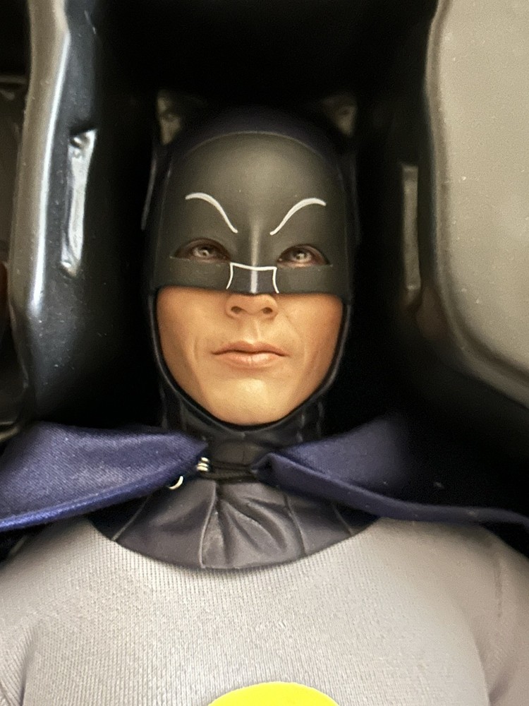 Hot Toys MMS218 Batman 1966 Classic TV Adam West 1/6 Figure