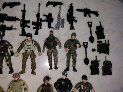 Lot Of 9 Action Figure Army Men With A Lot Of Accessories Pre-owned