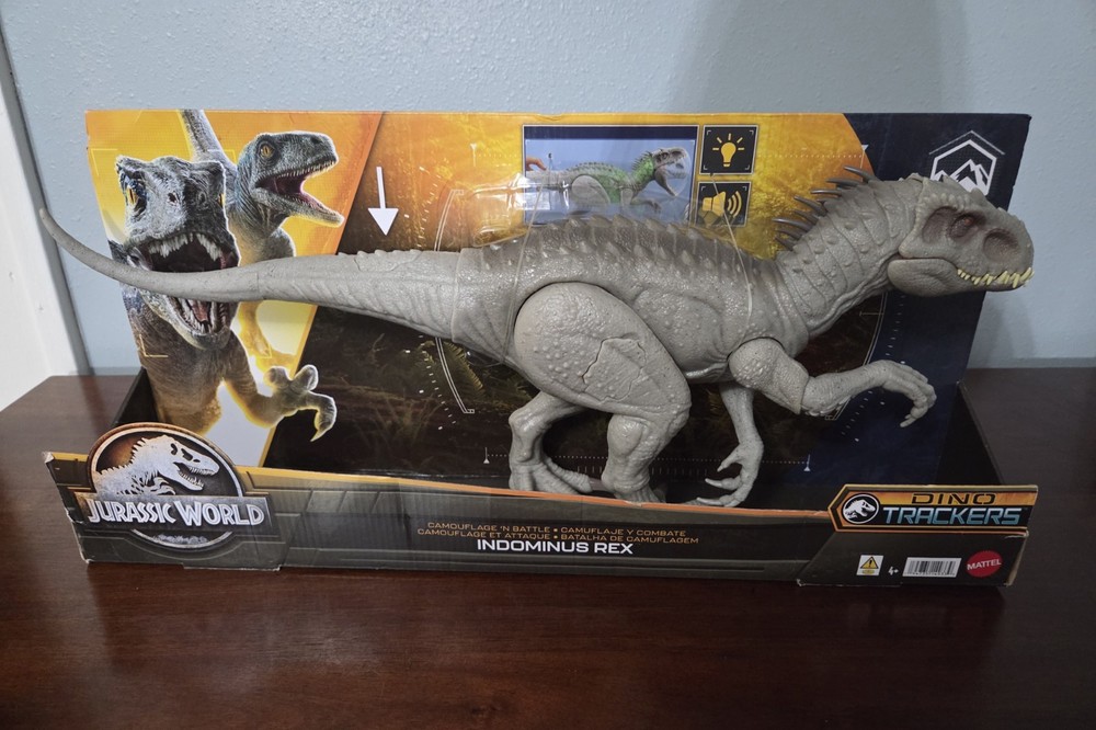 Jurassic World Dino Trackers Camouflage ‘N Battle Indominus Rex Action Figure