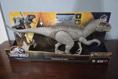 Jurassic World Dino Trackers Camouflage ‘N Battle Indominus Rex Action Figure
