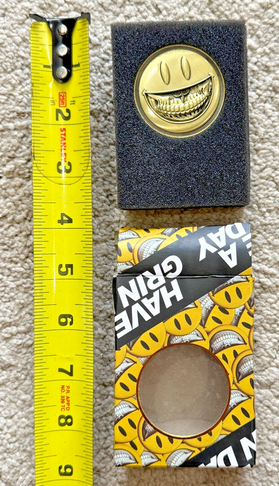 RON ENGLISH POPAGANDA PopLife NEW YORK Comic-Con 2018 Exclusive GRIN DAY COIN