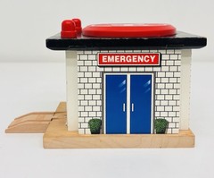 Rescue Hospital Thomas & Friends Wooden Railway LC99349 No Box