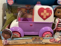 Doc McStuffins ” DOC & ROSIE THE RESCUER ” BRAND NEW WITH ACCESSORIES