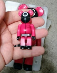 MEDICOM TOYx Squid Game Guard “Circle” BE@RBRICK 100% and 400% figure set