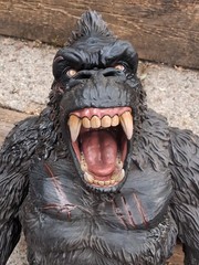 MEZCO King Kong of Skull Island 18 inch Figure With Accessories (no box)