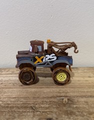 Mattel Disney Pixar Cars Mud Racing Mater With Suspension Xtreme Racing Series