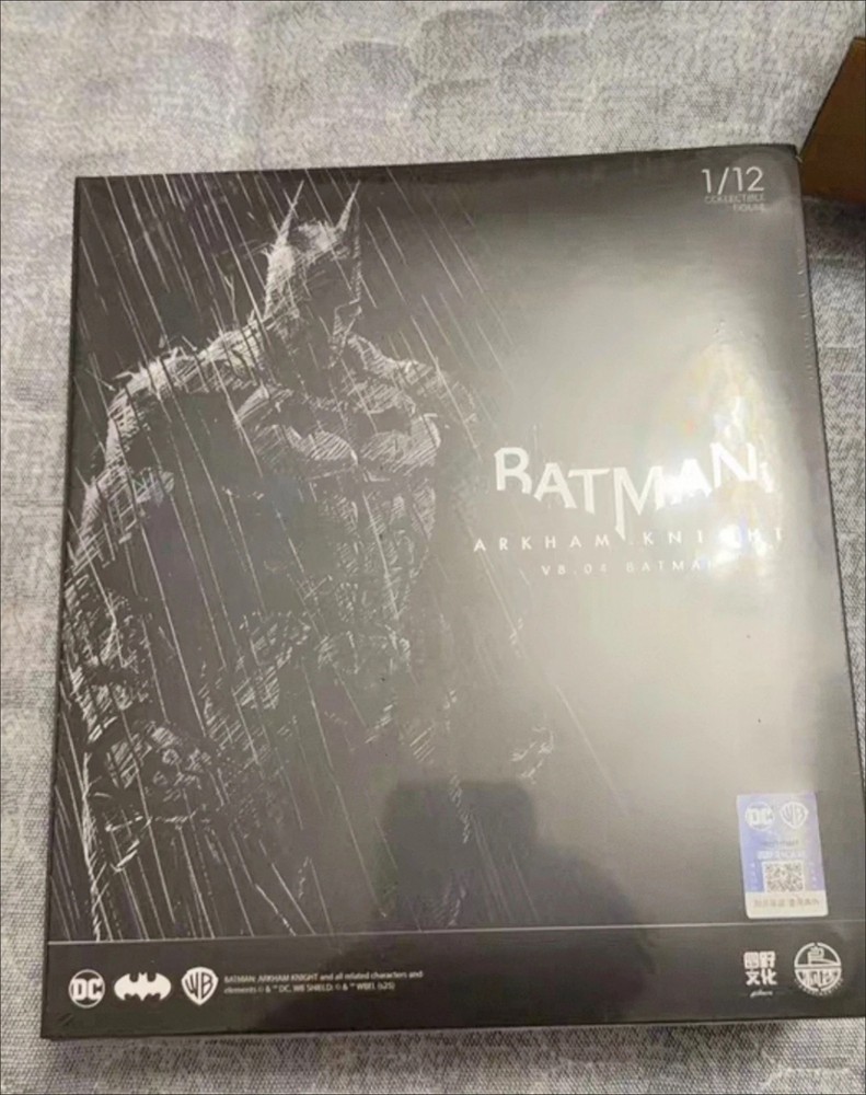 LPZZ DC Batman Arkham Knight V8.04 Batman1/12 Copmlete Action Figure Brand New