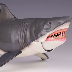 NECA 1975 The Game of Jaws 50th Anniversary Great White Shark 18″ Action Figure