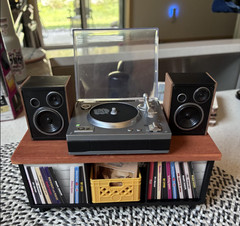 MGA’s Miniverse Real Vinyl Music Record Player Brand New SHIPS SAME DAY FREE