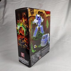 Transformers Generations War for Cybertron Kingdom Deluxe WFC-K32 Autobot Pipes