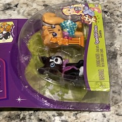 Polly Pockets sparklin pets series 3 new in package sealed dog and cat