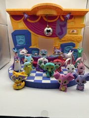 Animal Jam Club Geoz Dance Party With 17 Figure Lot
