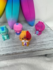 Lot of Colorful BANANA BUNCH w/ 6 Mini 1.5″ Figures by Cepia