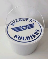 Disney Pixar Toy Story Bucket O’ Soldiers (65) Green Army Men Thinkway Toys