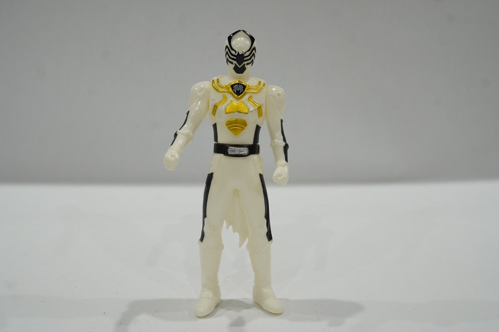 BANDAI Ohsama Sentai KingOhger Sentai Hero Series Spider Kumonos 5.3″ Figure