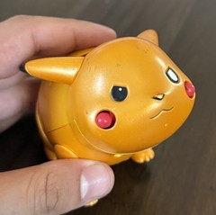 POKEMON SHINY MASTER QUEST PIKACHU FIGURE W/DUAL ATTACK BOLTS HASBRO *RARE* 2002
