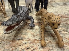 Wild Animal Figures Lot X8 Safari & MOJO 1997-23 Giraffe, Elephant, Gator
