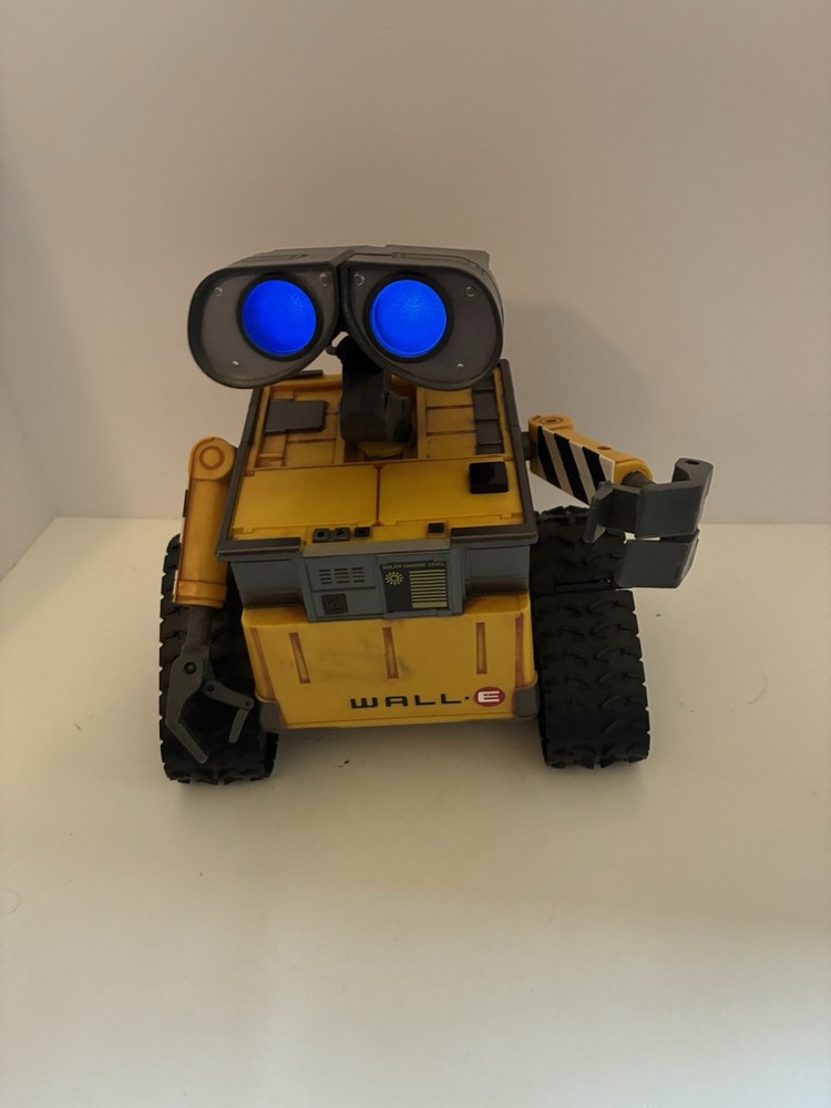 Wall-E Robot by Disney Pixar Movie Lite up Eyes and Talks No Remote
