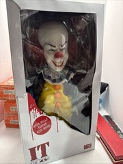 Mezco Toyz IT Talking Pennywise 1990 15 in Figure Brand New Box Damage