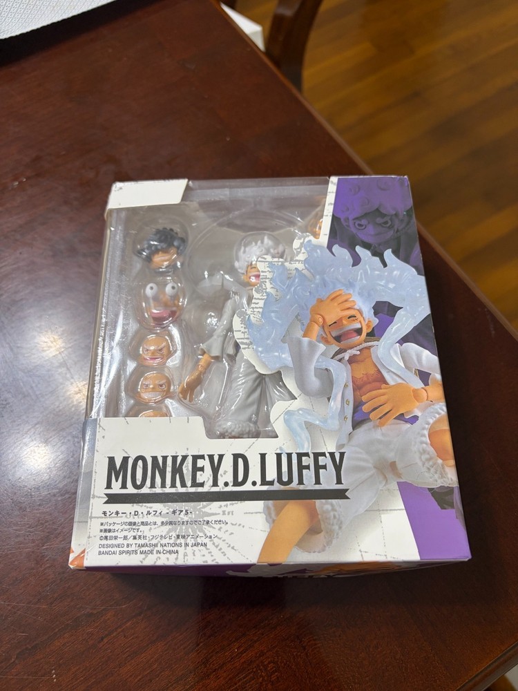 Alike Bandai S.H.Figuarts One Piece Monkey D. Luffy Gear5 Action Figure SHF Toy