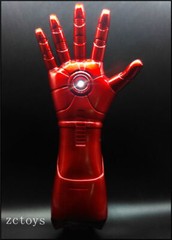 US Fast Shipping！1:1 Iron Man Gauntlet Laser LED Light Gloves Model Prop 1 Pair