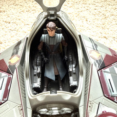 Star Wars 2004 Hasbro Jedi Spaceship Star Fighter w Anakin Skywalker Figure
