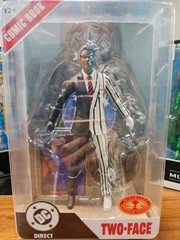 McFarlane DC Multiverse Two-Face (1989) 1/10 Action Figure
