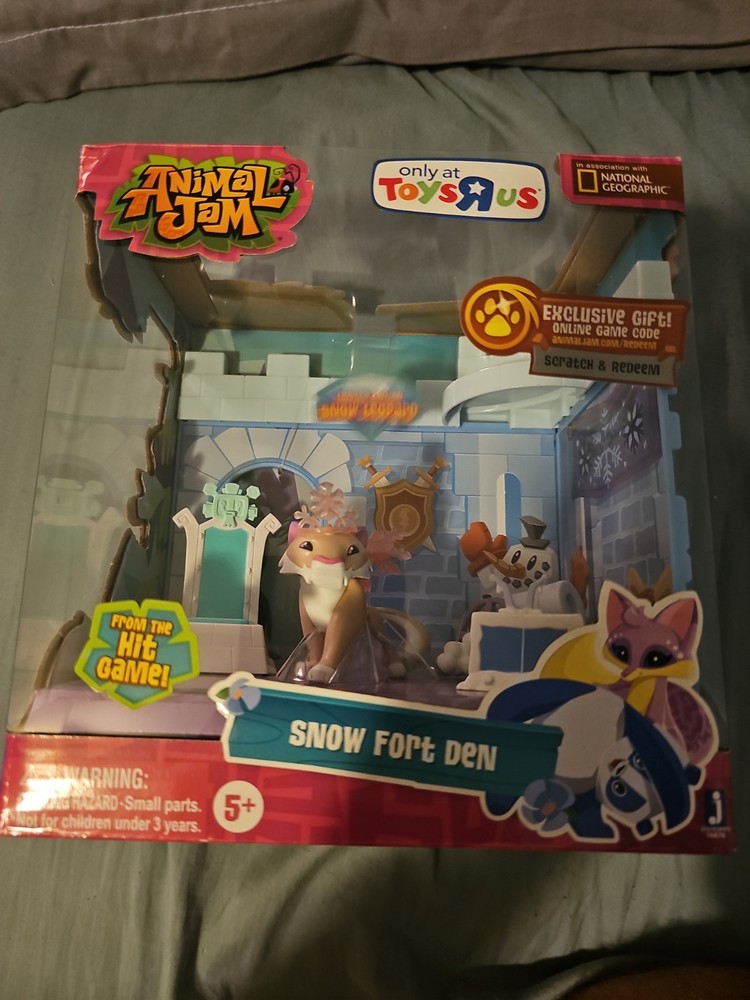 Animal Jam Snow Fort Den, 2016 Toys R Us Exclusive NIB