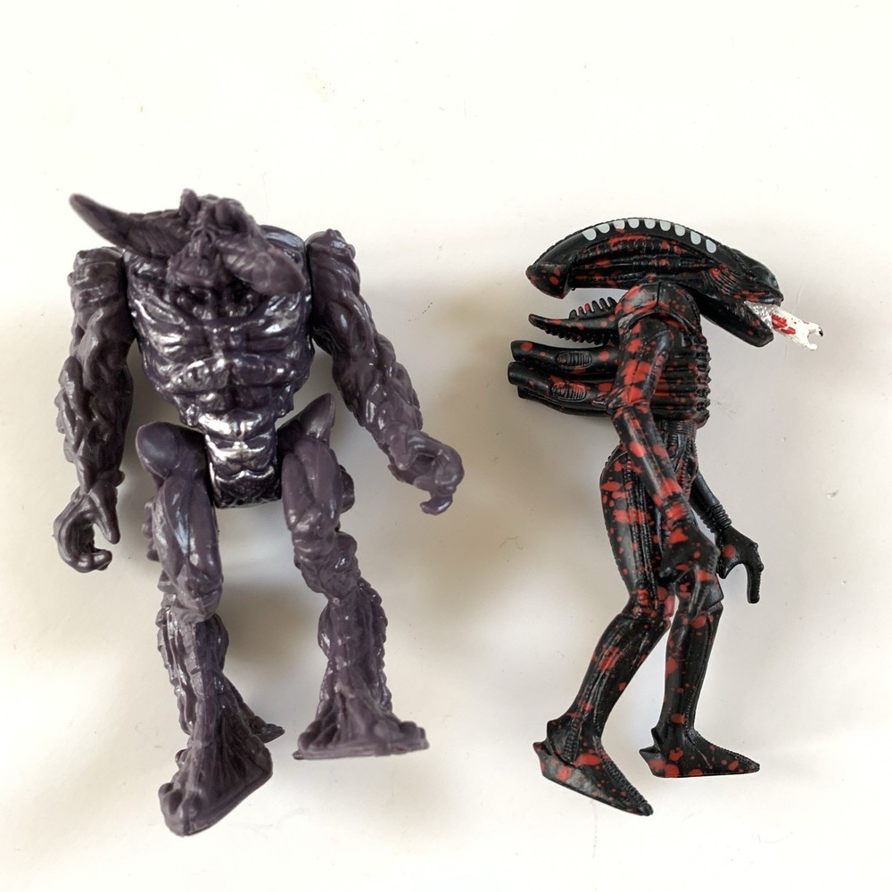 2018 Super7 ReAction Alien & 2020 Greenbrier Kharn Brute Action Figures